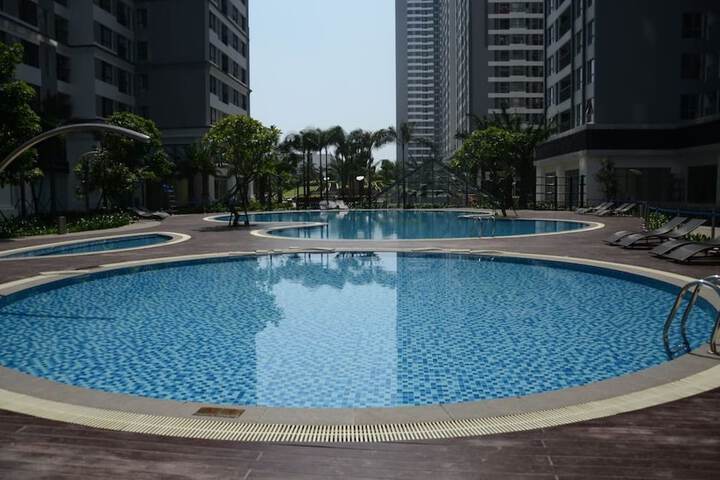 Pool 11 of 15
