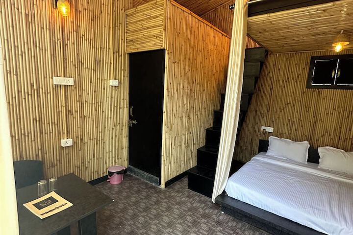 Room 7 of 17