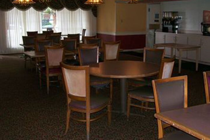 Breakfast/Coffee Service 2 of 11