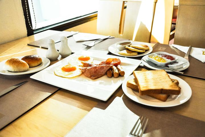 Breakfast/Coffee Service 74 of 101