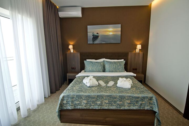 Room 10 of 35