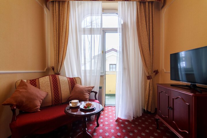 Room 21 of 46