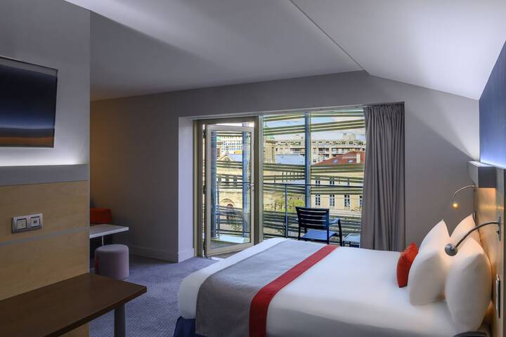 Room 29 of 120