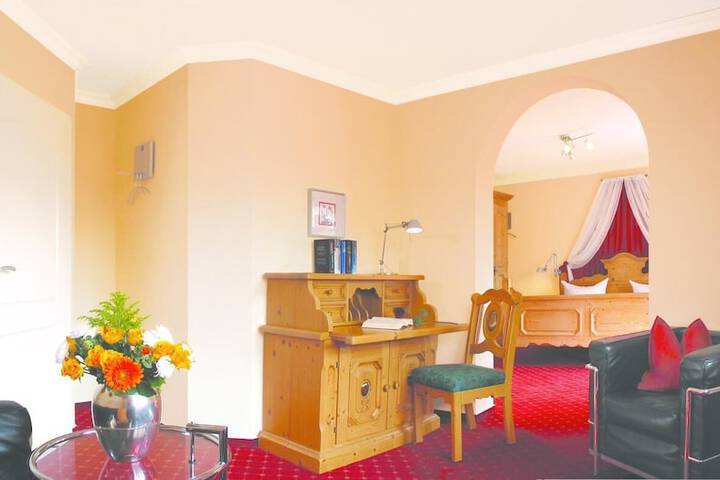 Room 13 of 24