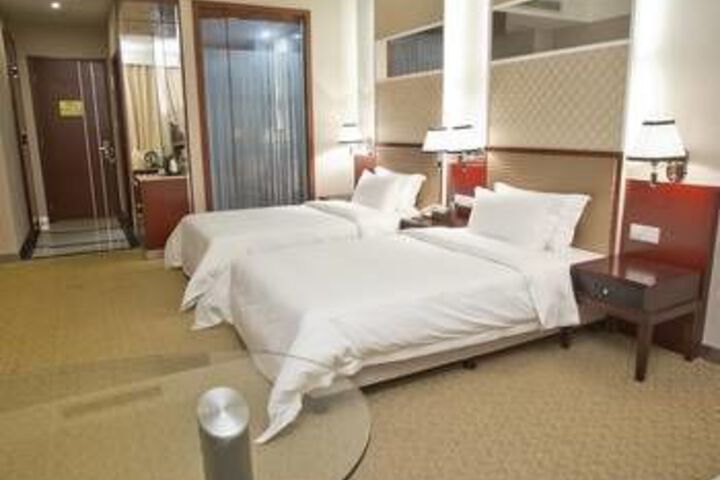 Room 7 of 8