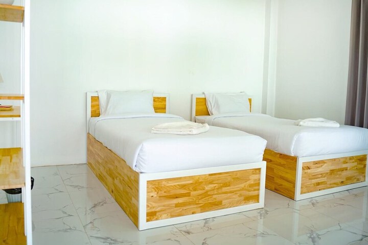 Room 4 of 49