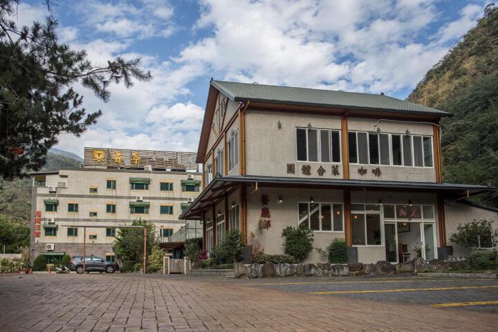 Hotel 16 of 23