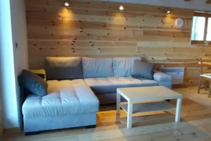 Room 2 of 13