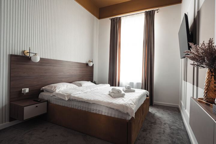 Room 3 of 39