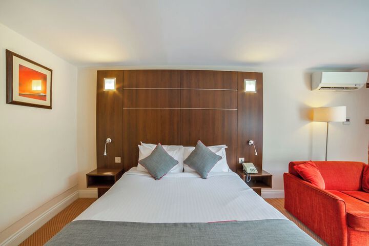 Room 47 of 94
