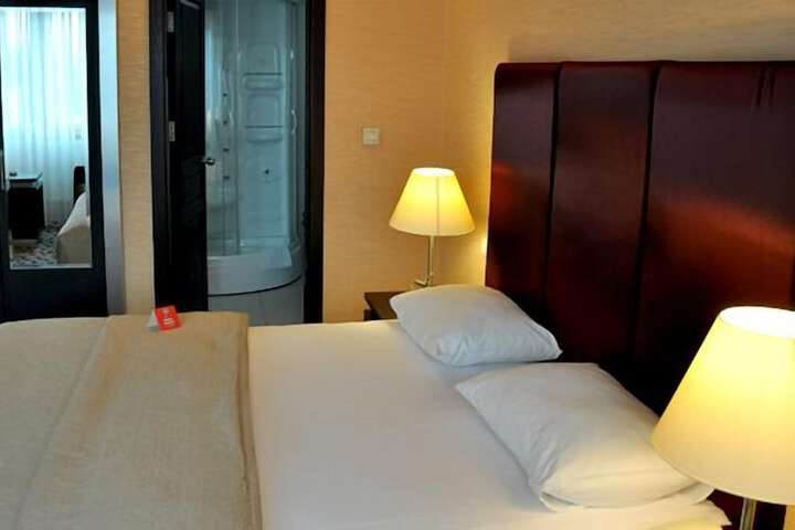 Room 14 of 43