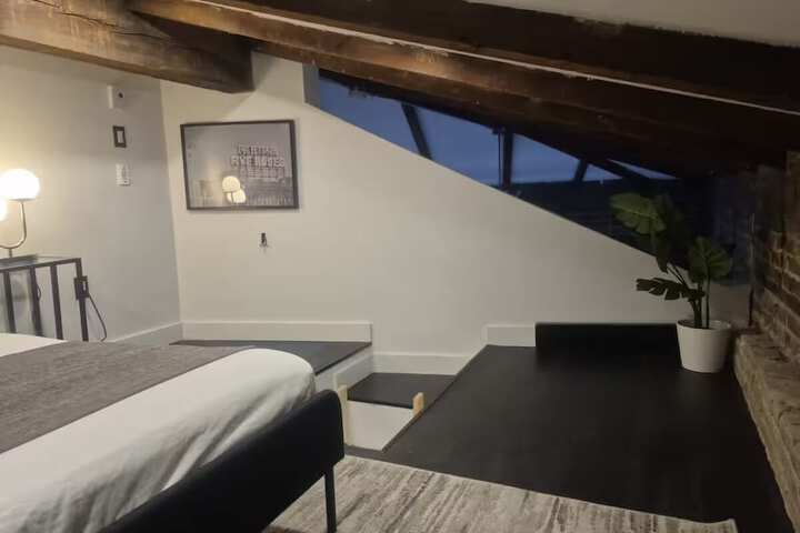 Room 10 of 62