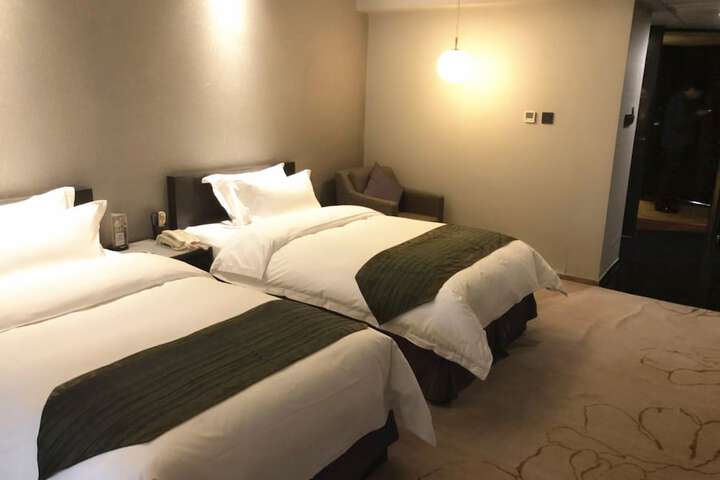 Room 19 of 46
