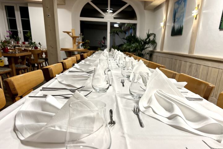 Dining 54 of 70