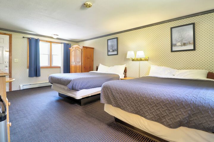 2 Queen Beds (2 of 16)