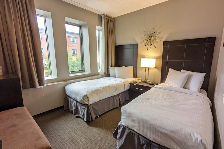 Room 2 of 40