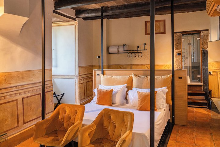 Room 40 of 183