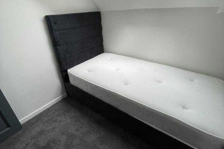 Room 8 of 21