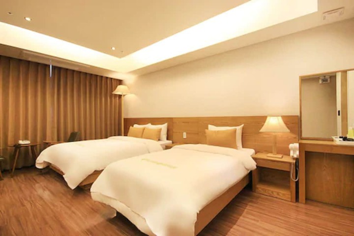 Room 20 of 34