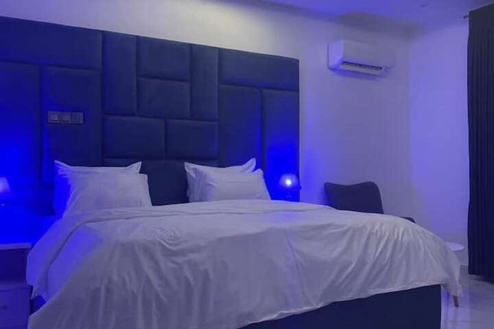 Room 10 of 24