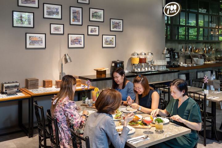 Dining 54 of 90