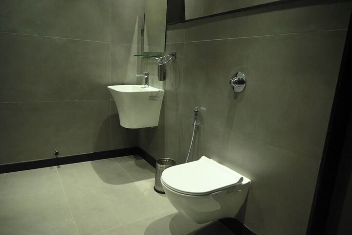 Room 9 of 9