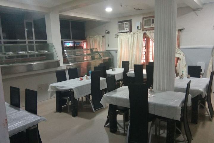 Dining 2 of 10
