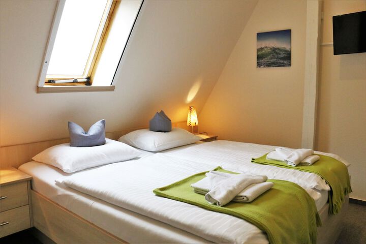 Room 13 of 24