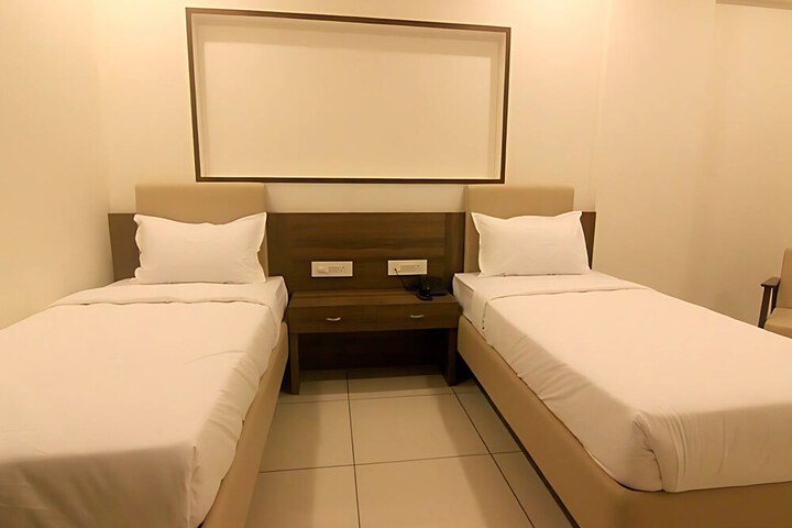 Room 8 of 24