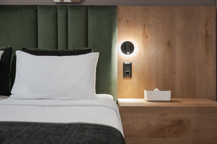 Room 42 of 122