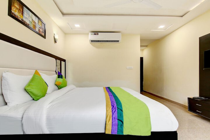 Room 8 of 21