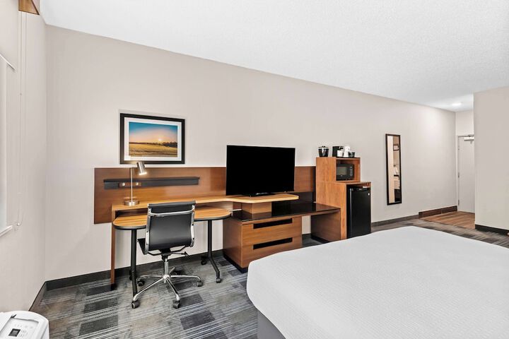 1 King Accessible Comast Bathtb Work Micmin Full Breakfast (21 of 21)