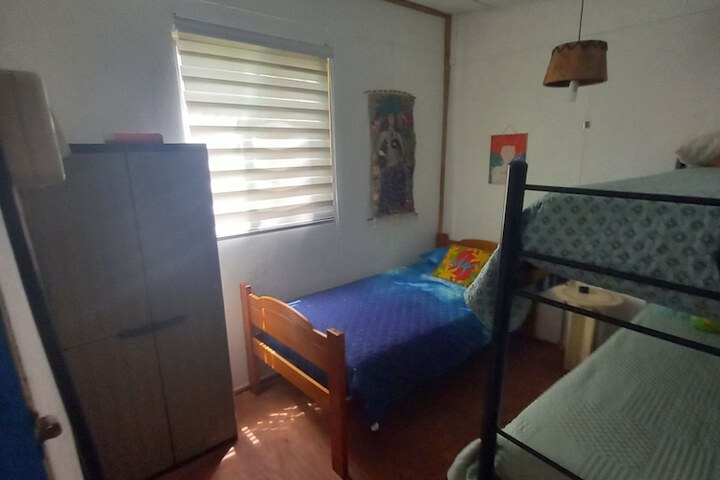 Room 3 of 33