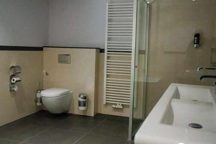 Room 40 of 63