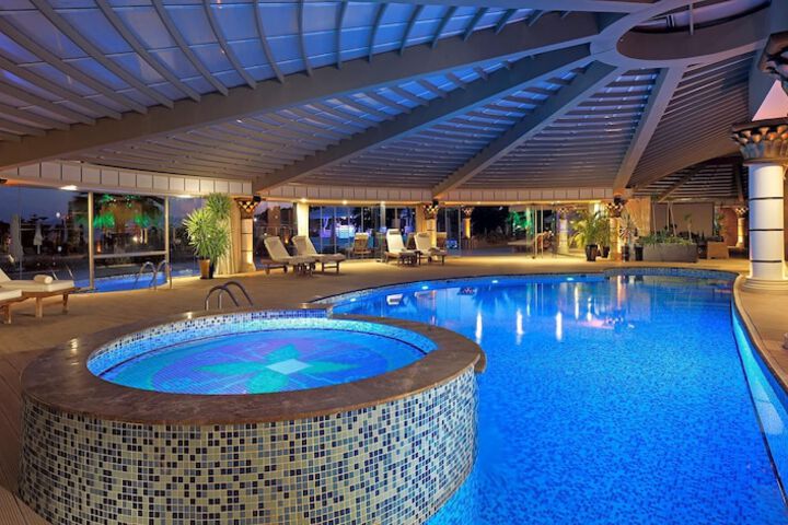Pool 116 of 273