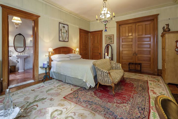 Room 14 of 48