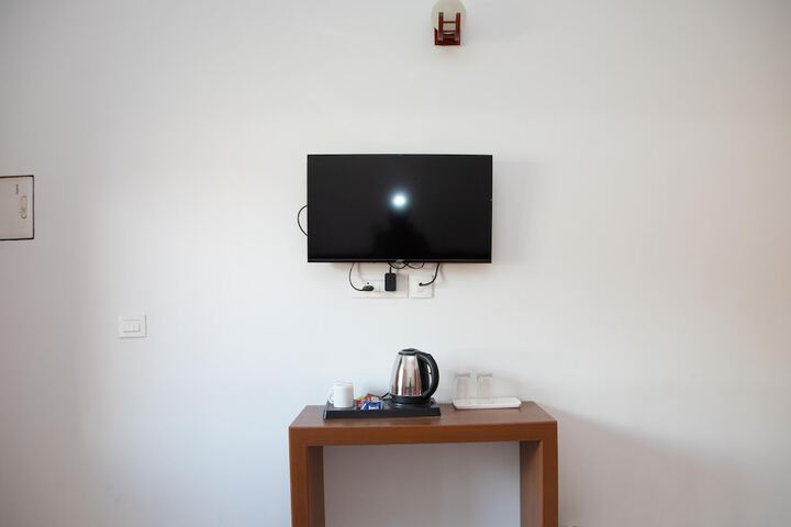 Room 4 of 34