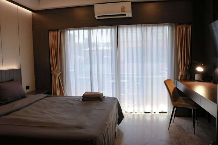 Room 17 of 49