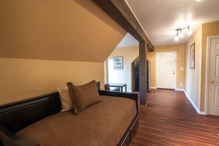 Room 15 of 26