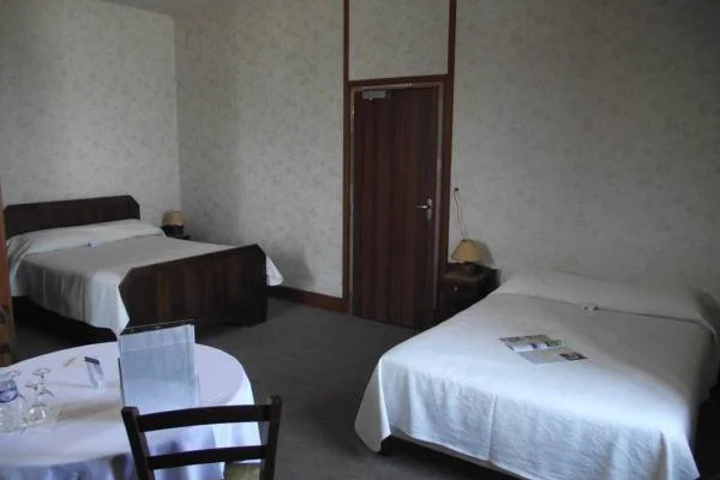 Room 2 of 10