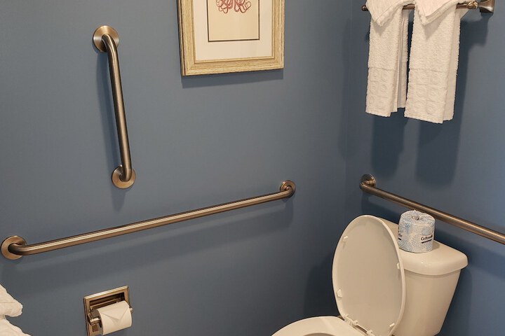 Room 100 of 169