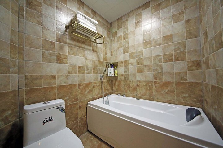 Room 68 of 75