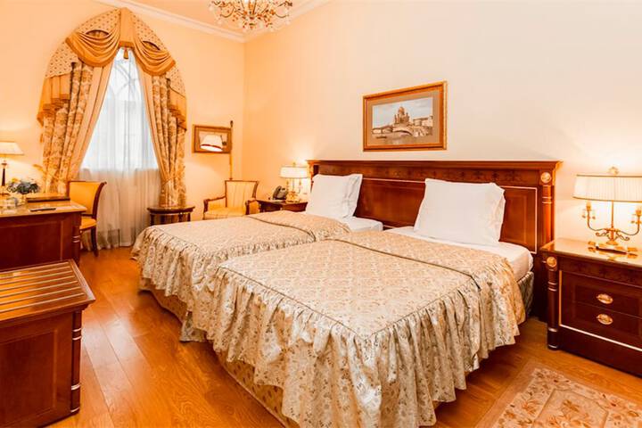 Room 13 of 61