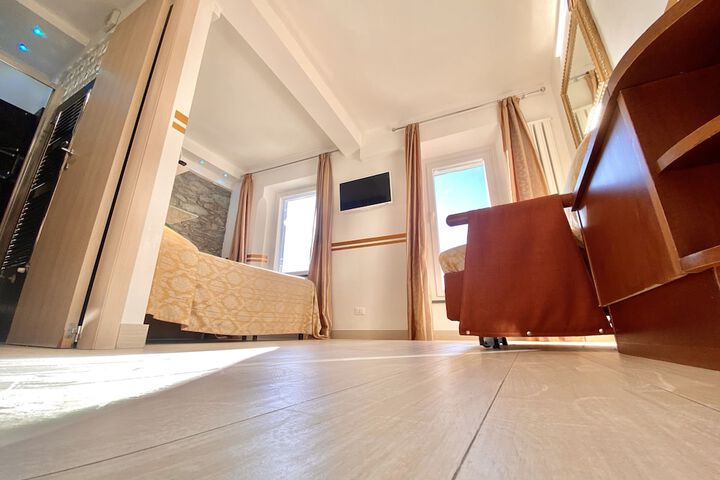 Room 62 of 190