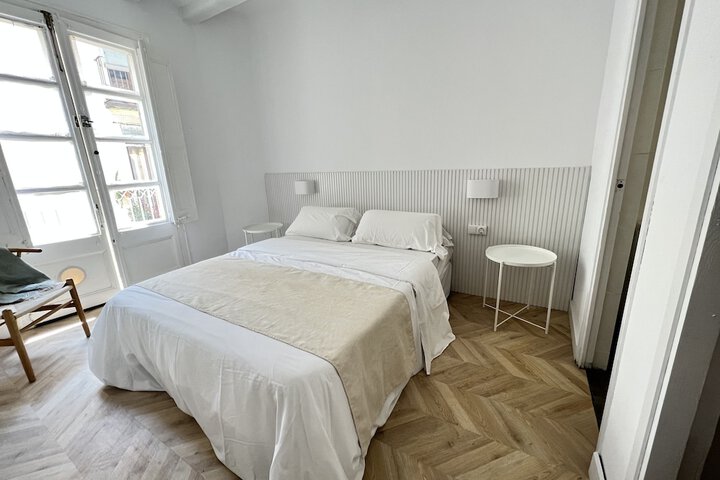 Room 2 of 62