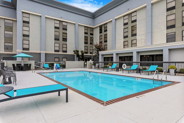 Pool Hotel