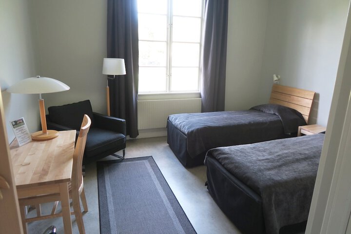 Room 8 of 31