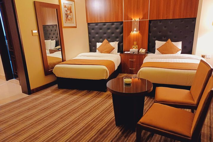 Room 5 of 44