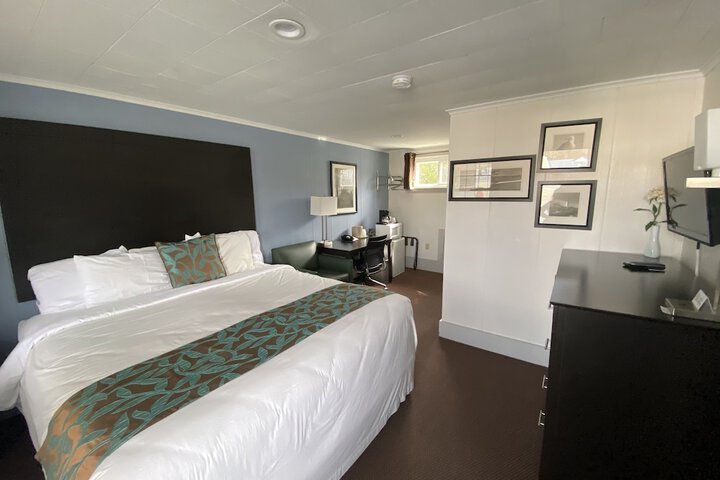 Room 4 of 60