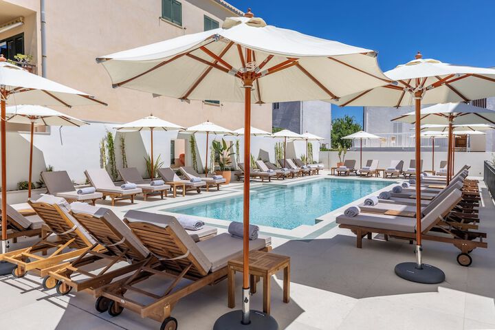 Pool Hotel